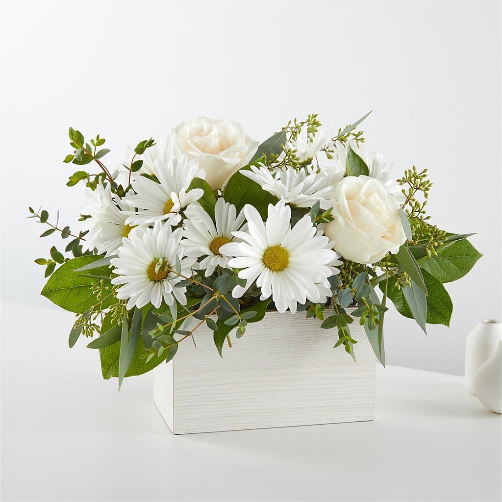 Fresh Linen Box Bouquet – Delhi Flowers, Delhi ON