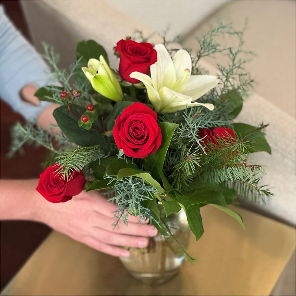 Glittering Lights Bouquet – Delhi Flowers, Delhi ON