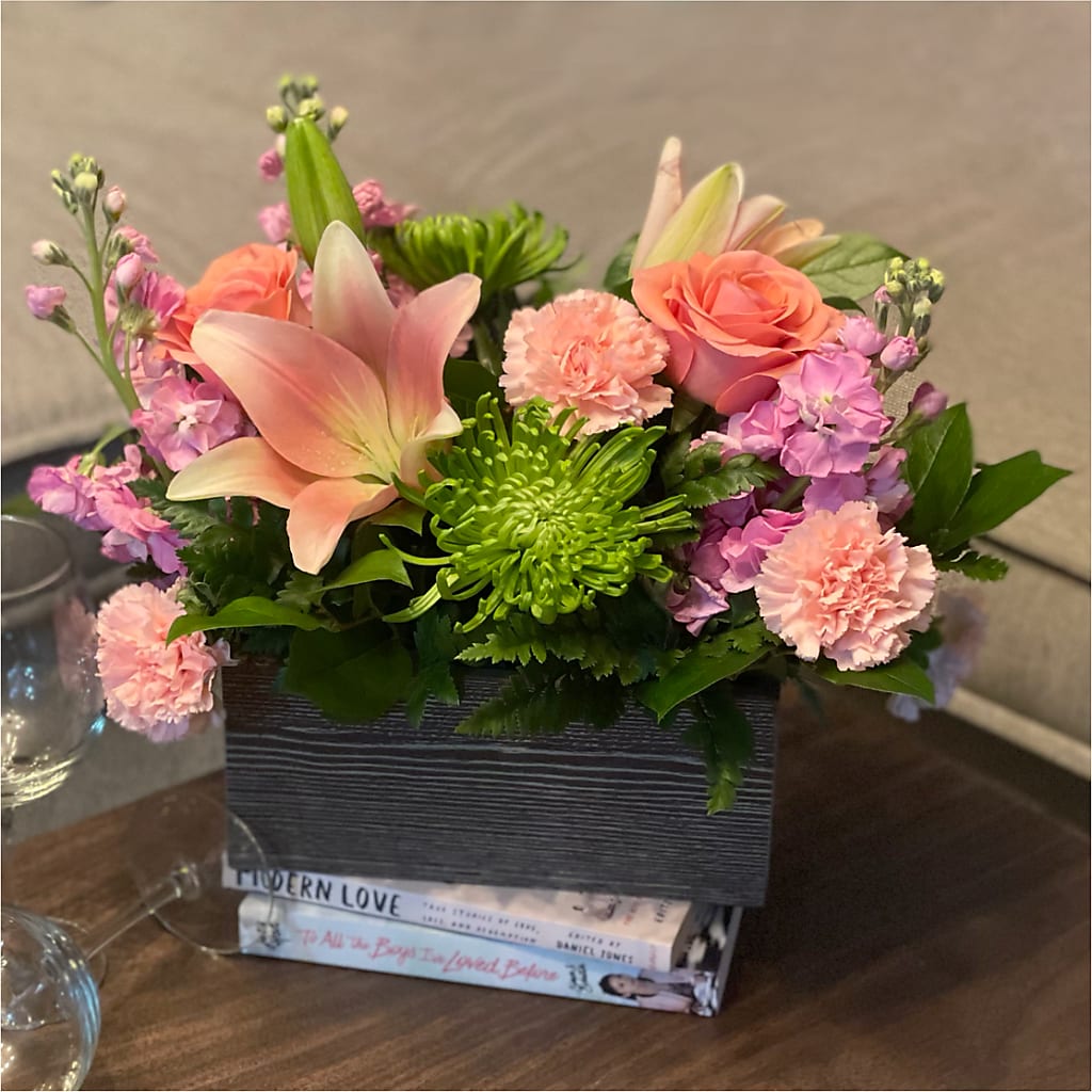 Beautiful Spirit Basket – Delhi Flowers, Delhi ON