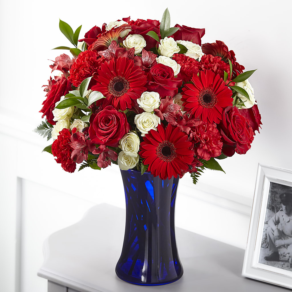Hearts Embrace Bouquet – Delhi Flowers, Delhi ON