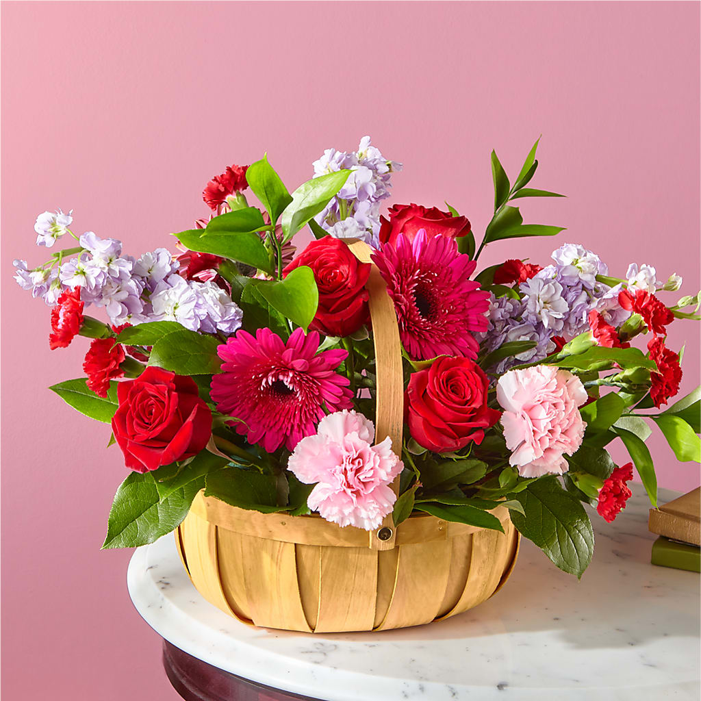Pink Picnic Basket – Delhi Flowers, Delhi ON