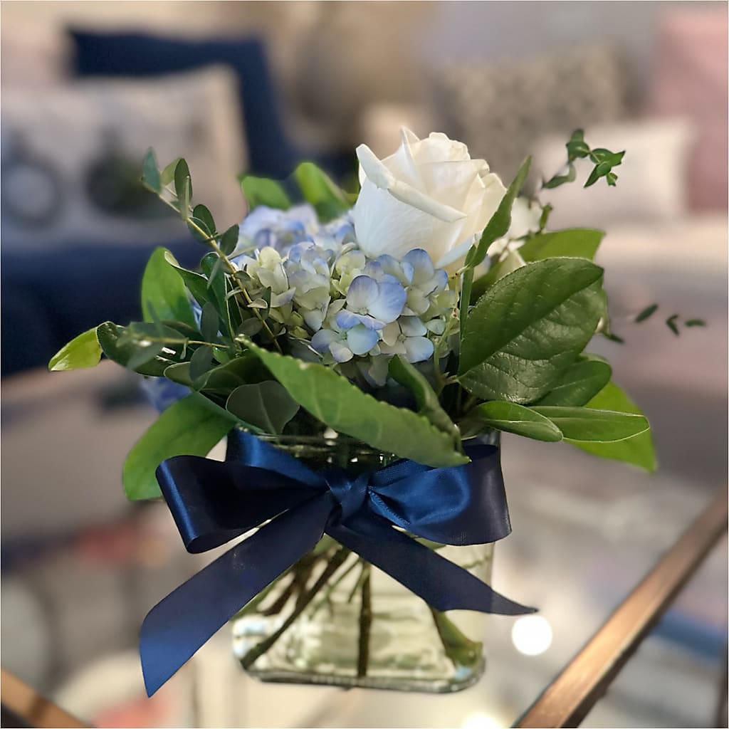 Sky Blue Delight Bouquet –  Delhi Flowers, Delhi ON