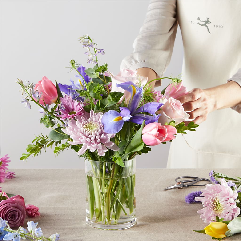 Pastel Tradition - A Florist Original –  Delhi Flowers, Delhi ON