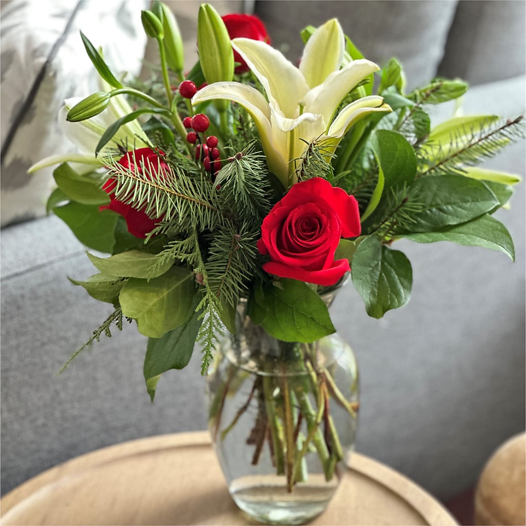 Sparkling Snowflakes Bouquet –  Delhi Flowers, Delhi ON