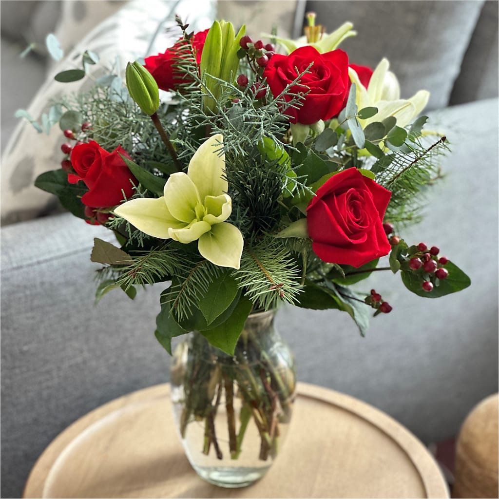 Glittering Lights Bouquet –  Delhi Flowers, Delhi ON