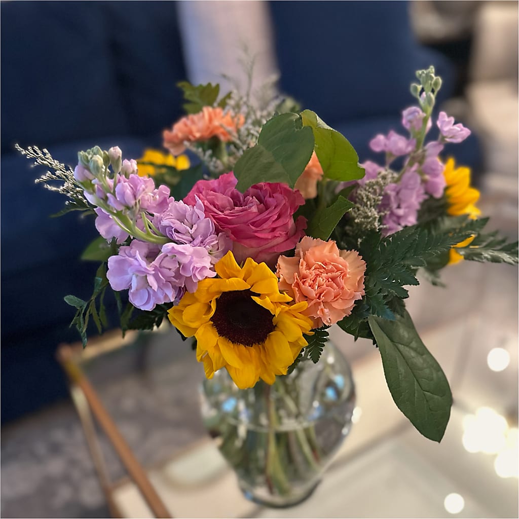 Yellow Brick Road Bouquet –  Delhi Flowers, Delhi ON