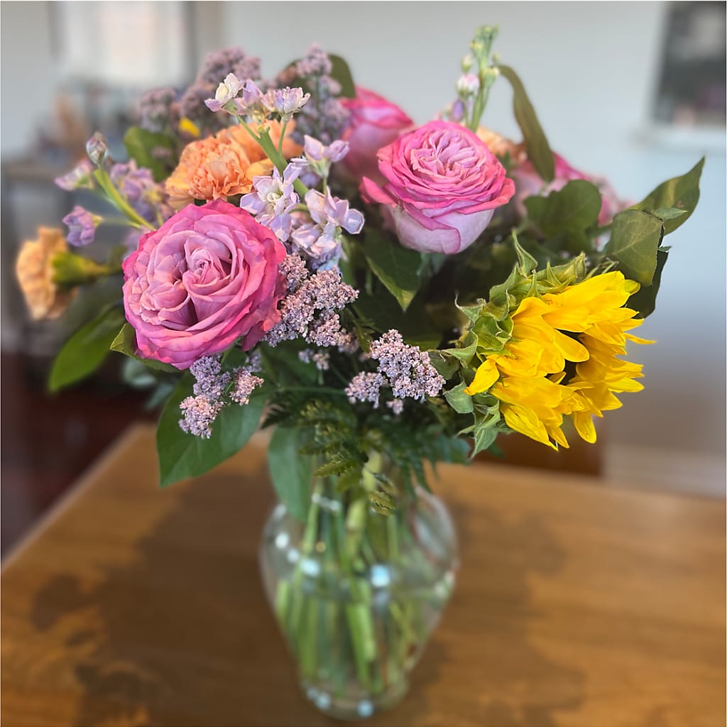 Yellow Brick Road Bouquet –  Delhi Flowers, Delhi ON