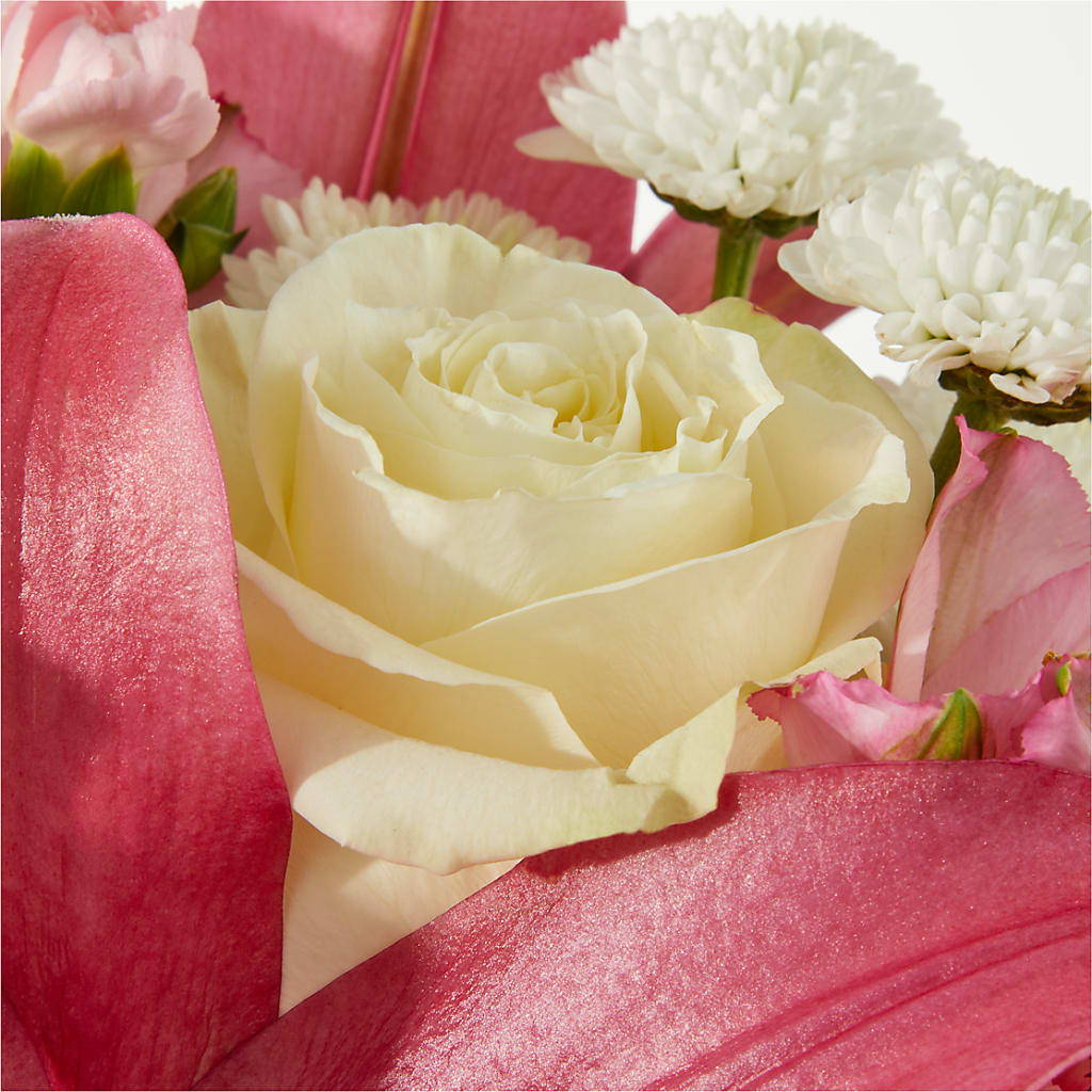 Piece of Cake Bouquet –  Delhi Flowers, Delhi ON