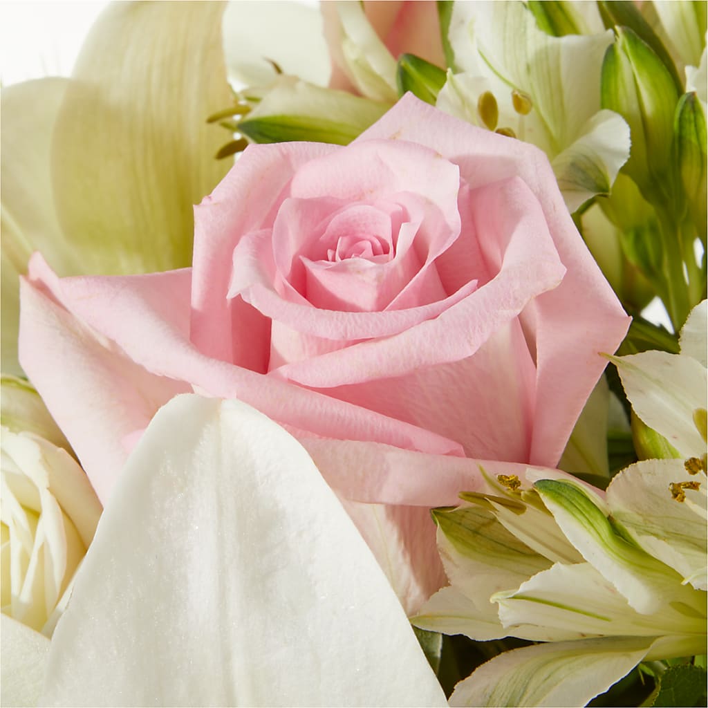 Kindhearted Bouquet –  Delhi Flowers, Delhi ON