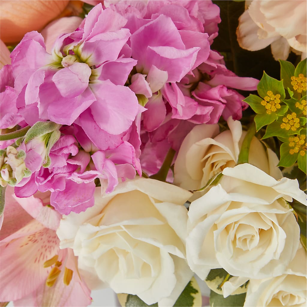 Paradise Bouquet –  Delhi Flowers, Delhi ON