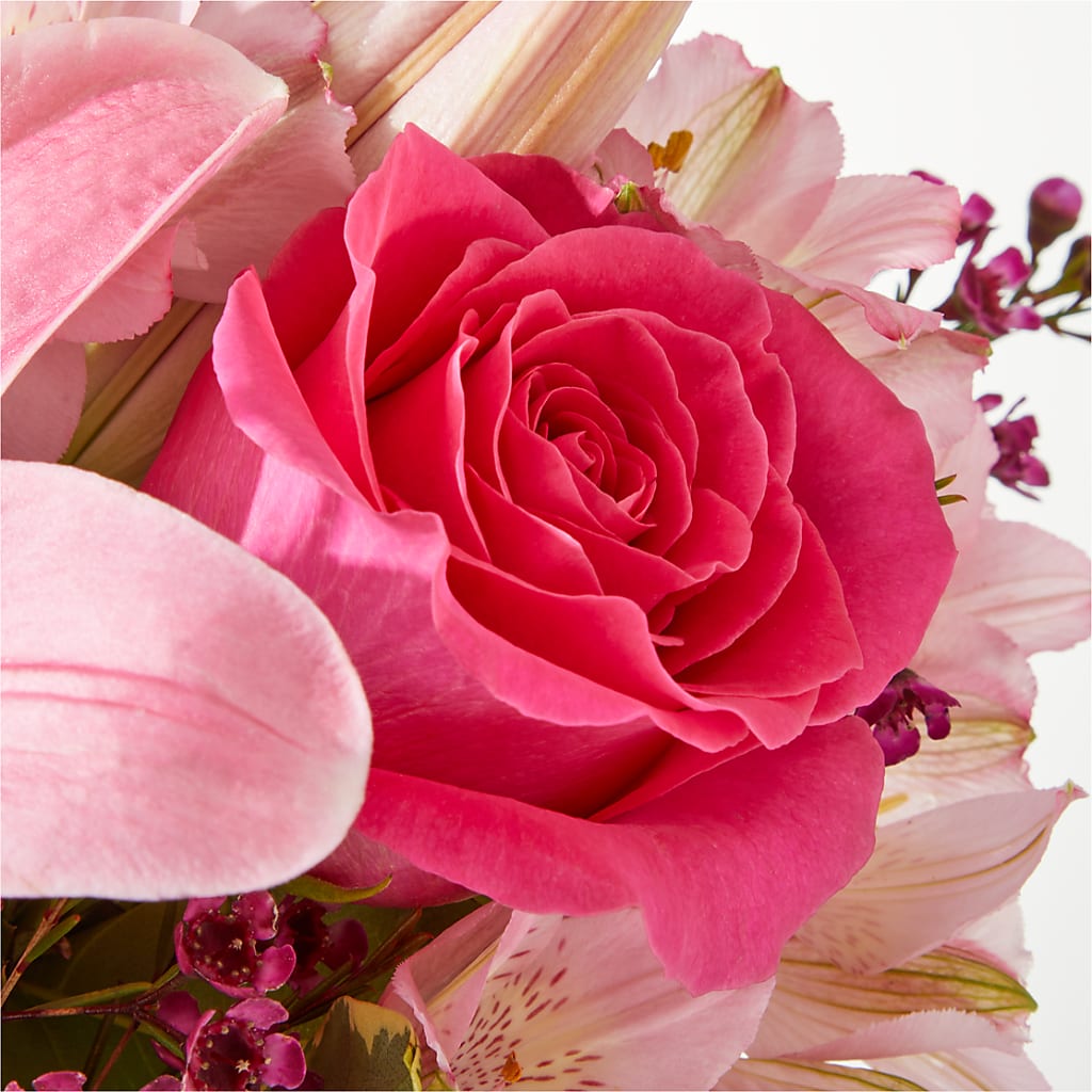 Lucky in Love Bouquet –  Delhi Flowers, Delhi ON