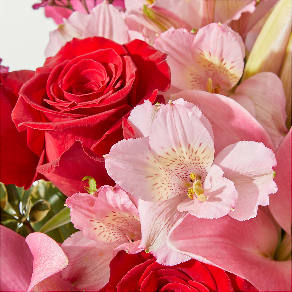 Lucky in Love Bouquet –  Delhi Flowers, Delhi ON