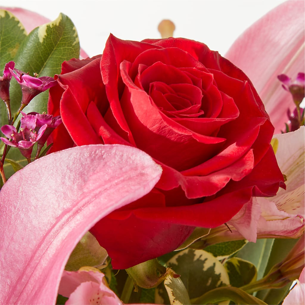 Lucky in Love Bouquet –  Delhi Flowers, Delhi ON