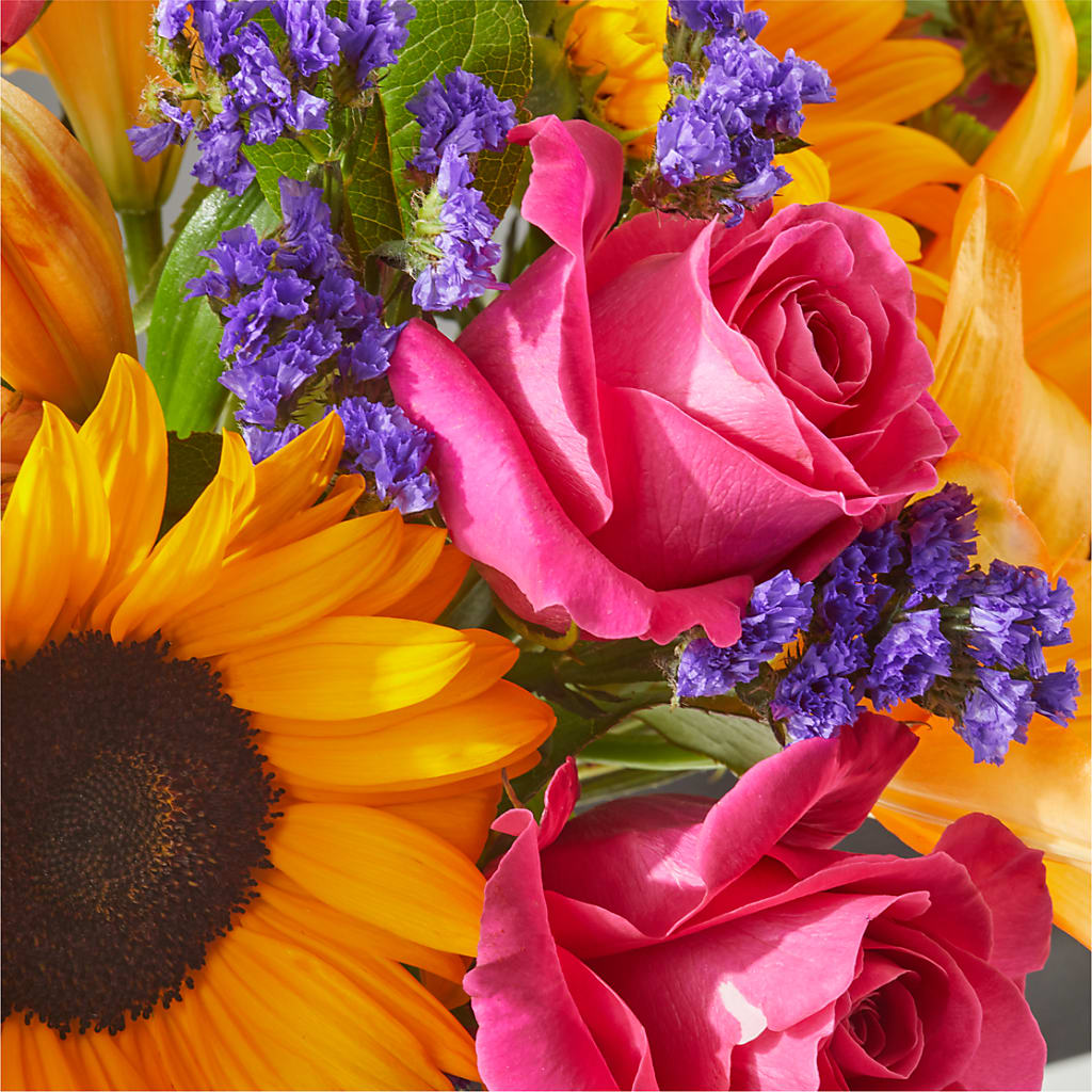 Joyful Bouquet –  Delhi Flowers, Delhi ON