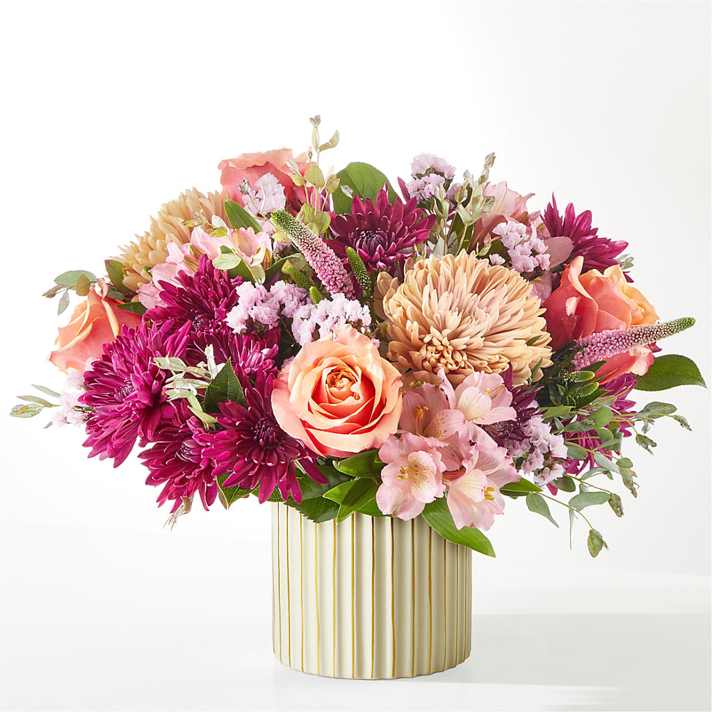 Berry Cobbler Bouquet with Ivory Vase –  Delhi Flowers, Delhi ON