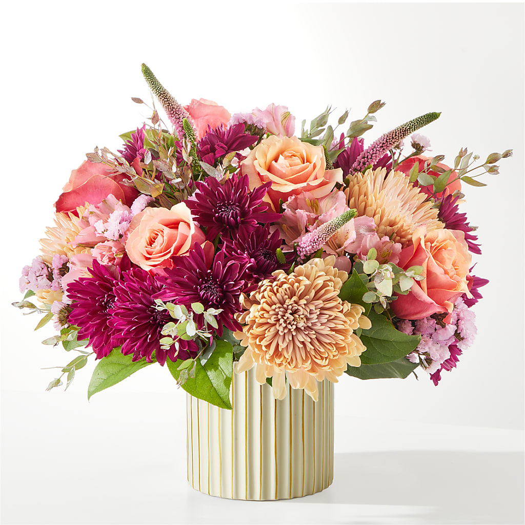Berry Cobbler Bouquet with Ivory Vase –  Delhi Flowers, Delhi ON