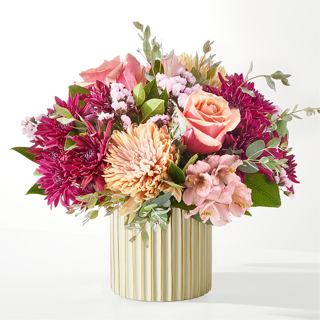 Berry Cobbler Bouquet with Ivory Vase –  Delhi Flowers, Delhi ON