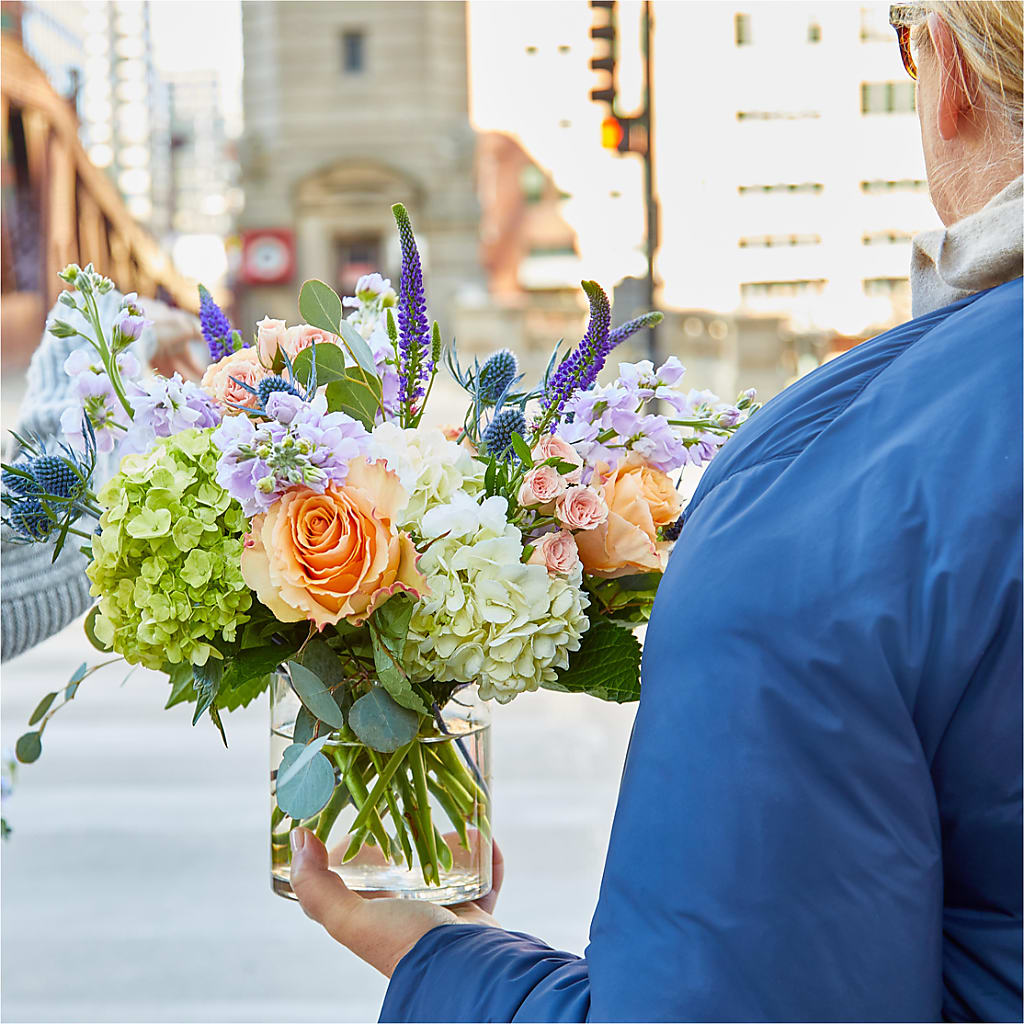 Porch Swing Bouquet –  Delhi Flowers, Delhi ON